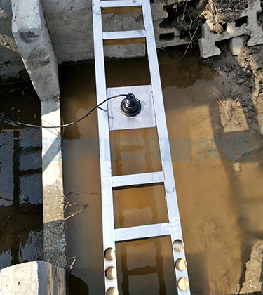 大连海峰超声波明渠流量计的工作原理及设备特点